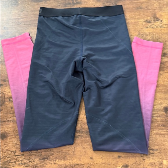 Nike Pro Hyperwarm Pink and Black Gradient Leggings - Picture 6 of 6